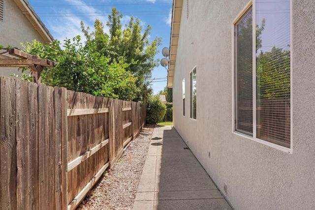 9554 Harvest Gold Ct, Sacramento, CA 95827