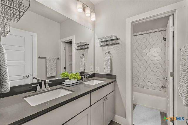 356 Coyote Creek Way, Kyle, TX 78640