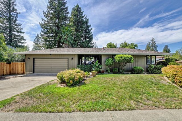7850 Wildridge Dr, Fair Oaks, CA 95628