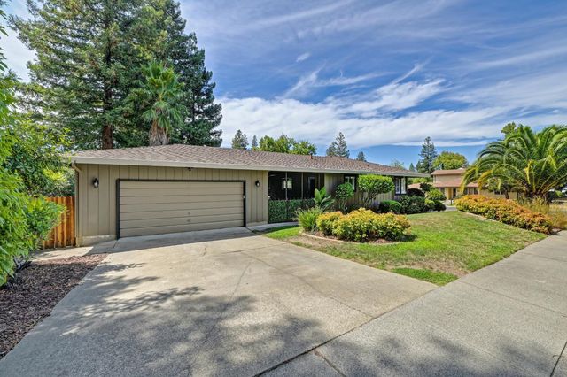 7850 Wildridge Dr, Fair Oaks, CA 95628