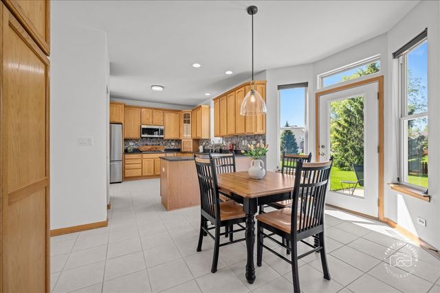 2812 Plante Road, North Aurora, IL 60542
