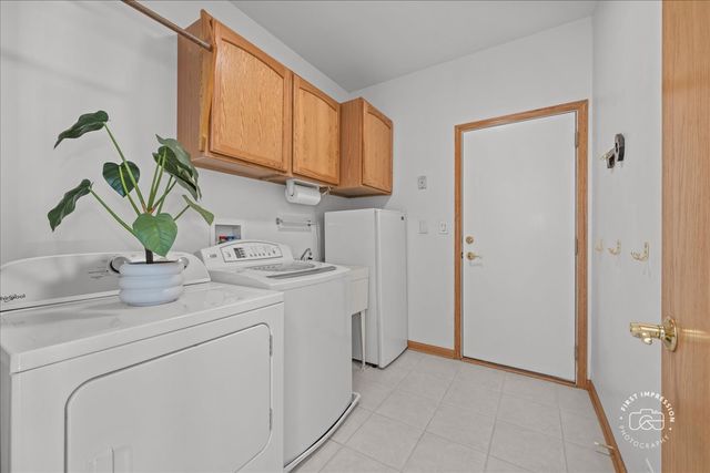 2812 Plante Road, North Aurora, IL 60542