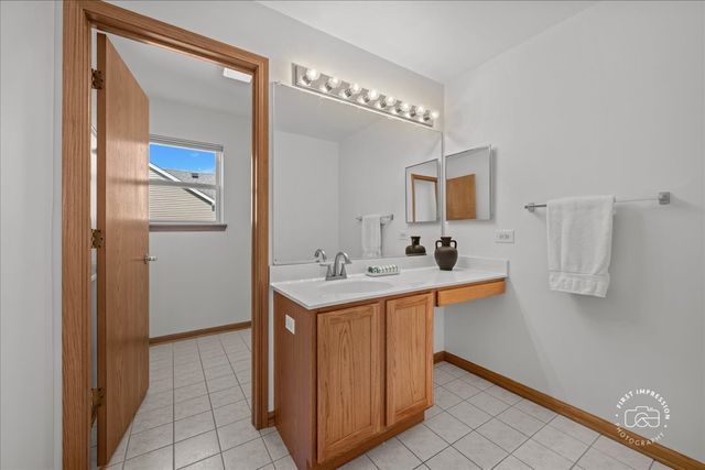 2812 Plante Road, North Aurora, IL 60542