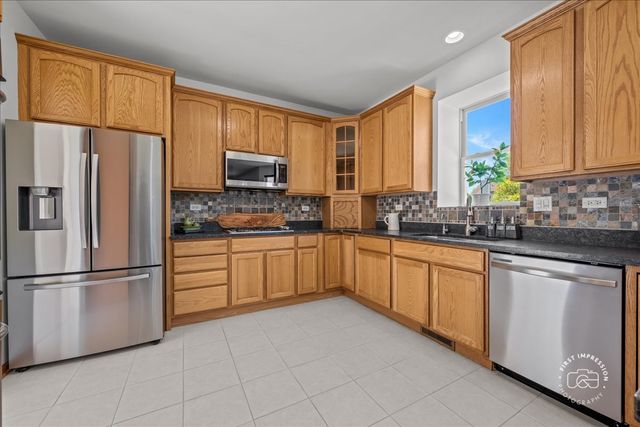 2812 Plante Road, North Aurora, IL 60542