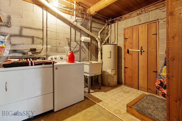 390 Crosscut Road, Rexford, MT 59930