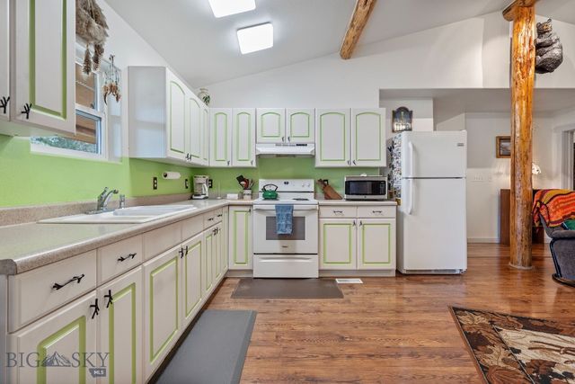 390 Crosscut Road, Rexford, MT 59930