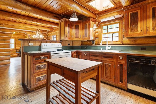 390 Crosscut Road, Rexford, MT 59930