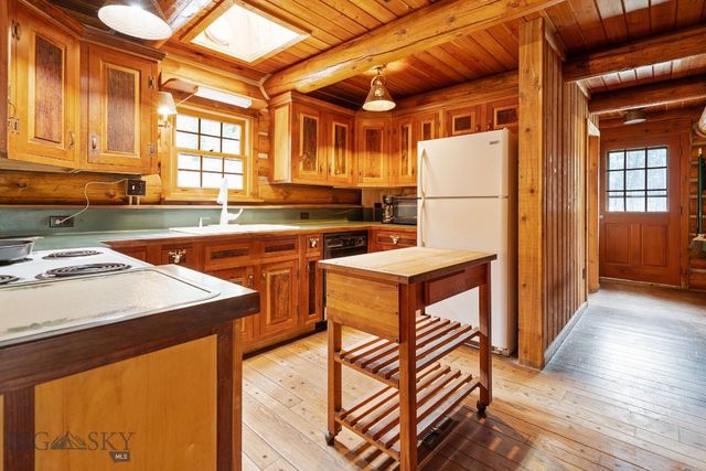 390 Crosscut Road, Rexford, MT 59930