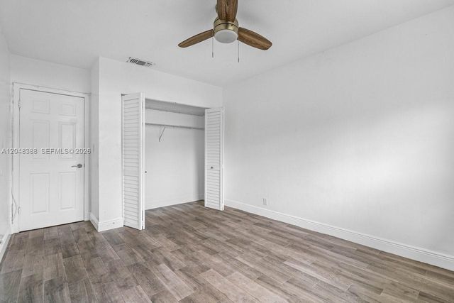 260 NW 19th Street 26, Boca Raton, FL 33432