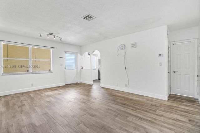 260 NW 19th Street 26, Boca Raton, FL 33432