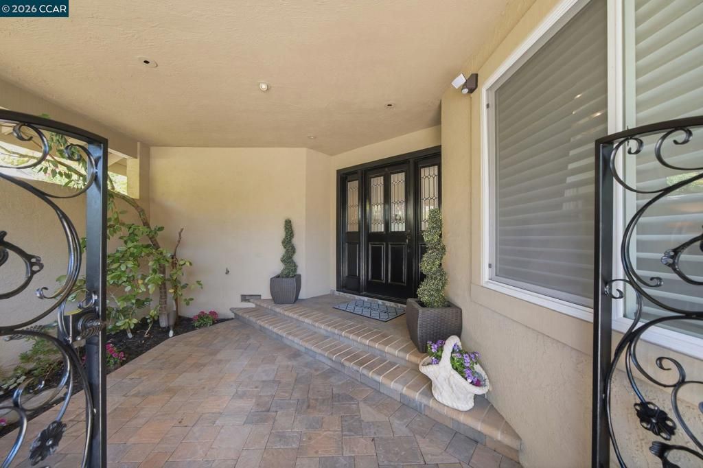 Image 3 of property listing at 700 Blue Spruce Dr, Danville, CA 94506