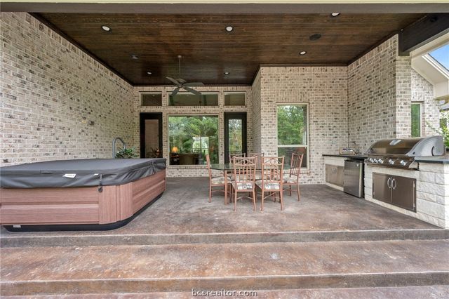 1231 Quarry Oaks Drive, College Station, TX 77845