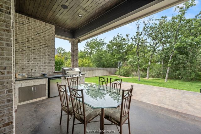 1231 Quarry Oaks Drive, College Station, TX 77845