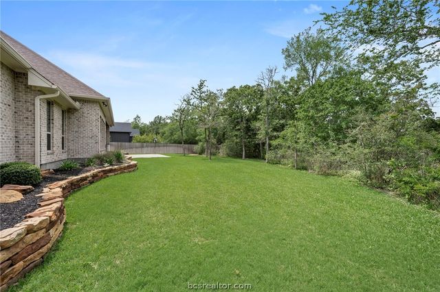 1231 Quarry Oaks Drive, College Station, TX 77845