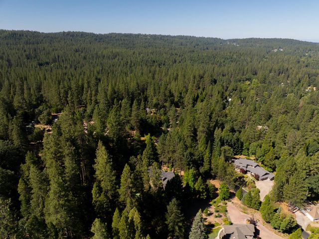 10952 Northcote Pl, Nevada City, CA 95959