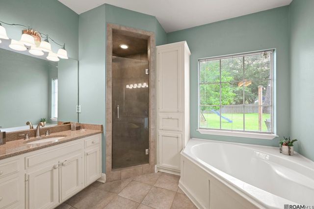 341 Pastureview Dr, Baton Rouge, LA 70810
