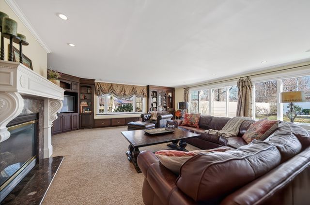 426 SHAWNEE Drive, Erie, PA 16505