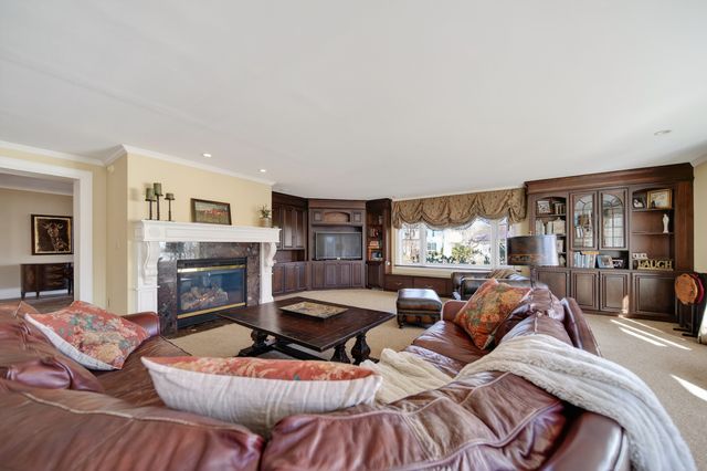 426 SHAWNEE Drive, Erie, PA 16505