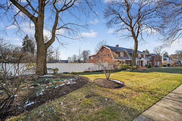 426 SHAWNEE Drive, Erie, PA 16505