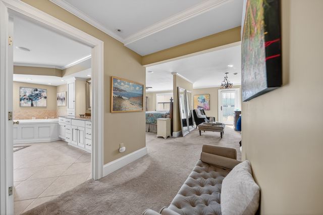 426 SHAWNEE Drive, Erie, PA 16505