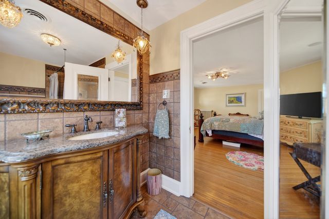 426 SHAWNEE Drive, Erie, PA 16505