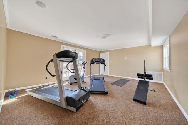 426 SHAWNEE Drive, Erie, PA 16505