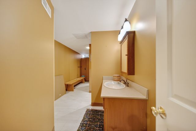 426 SHAWNEE Drive, Erie, PA 16505