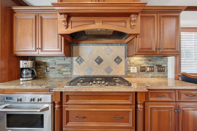 426 SHAWNEE Drive, Erie, PA 16505