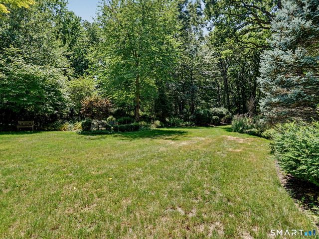 36 Lobsterback Road, Trumbull, CT 06611
