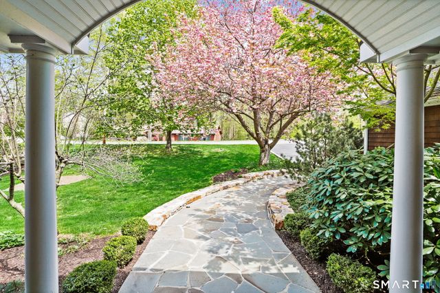 36 Lobsterback Road, Trumbull, CT 06611