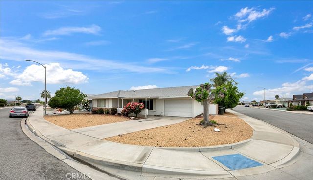 1520 Sandlewood Drive, Hemet, CA 92543