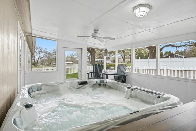 10165 Northlake Circle, Kemp, TX 75143