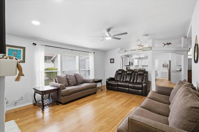 10165 Northlake Circle, Kemp, TX 75143