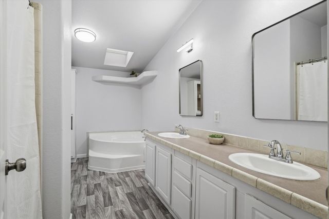 10165 Northlake Circle, Kemp, TX 75143