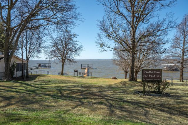 10165 Northlake Circle, Kemp, TX 75143