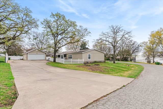 10165 Northlake Circle, Kemp, TX 75143