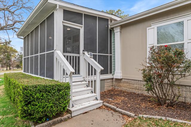 10165 Northlake Circle, Kemp, TX 75143