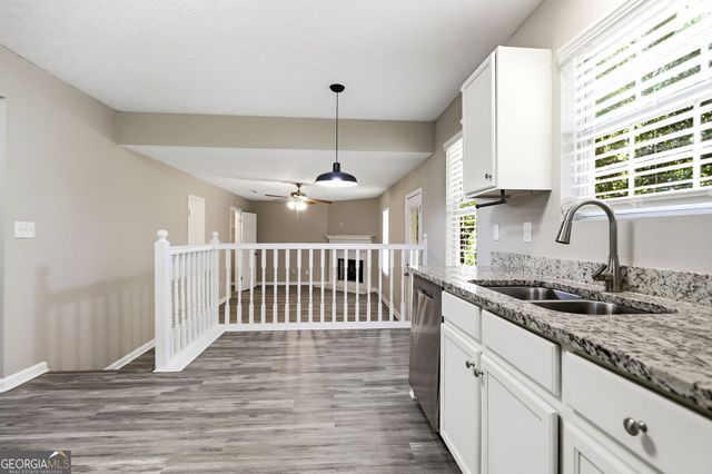 2201 Clayton Ridge, Lithonia, GA 30058