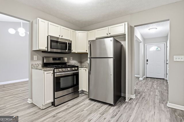 2201 Clayton Ridge, Lithonia, GA 30058