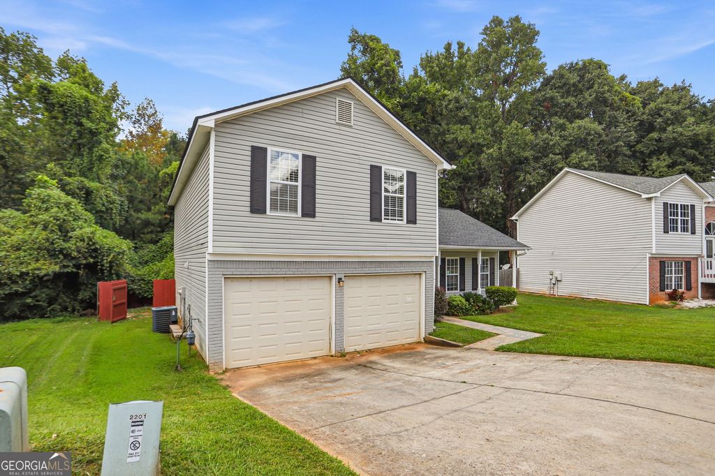 2201 Clayton Ridge, Lithonia, GA 30058 — photo 2