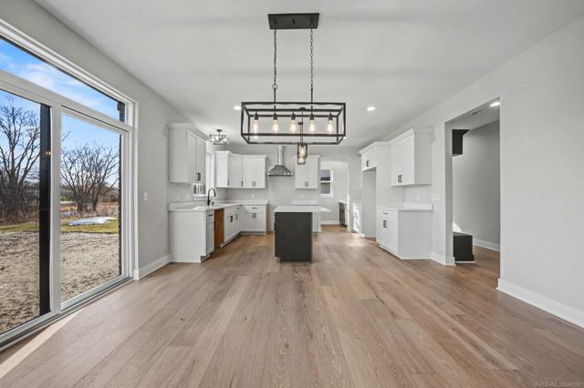 37572 Josephine Drive, Sterling Heights, MI 48312