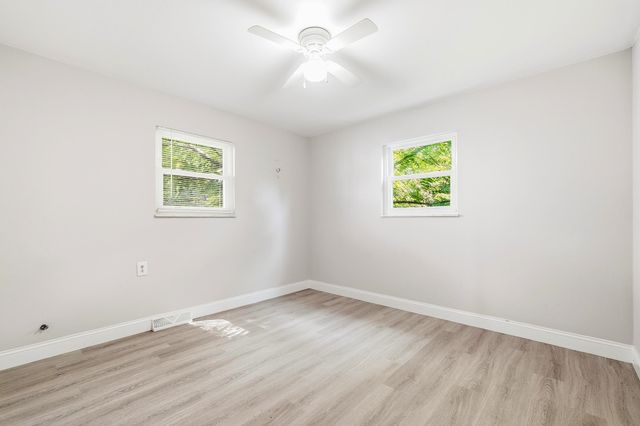 5103 Nickel Plate Dr, Huntington, WV 25705