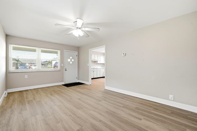 5103 Nickel Plate Dr, Huntington, WV 25705