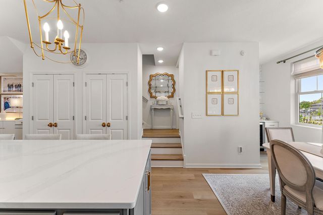 870 Mount Curve Boulevard F, Saint Paul, MN 55116