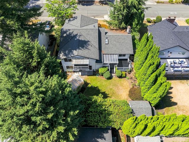 6010 152nd Avenue NE, Redmond, WA 98052