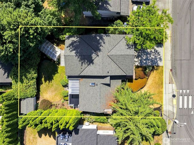 6010 152nd Avenue NE, Redmond, WA 98052