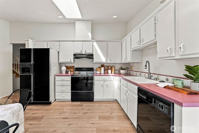 6010 152nd Avenue NE, Redmond, WA 98052