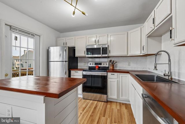 524 CLINT LN, Fredericksburg, VA 22405