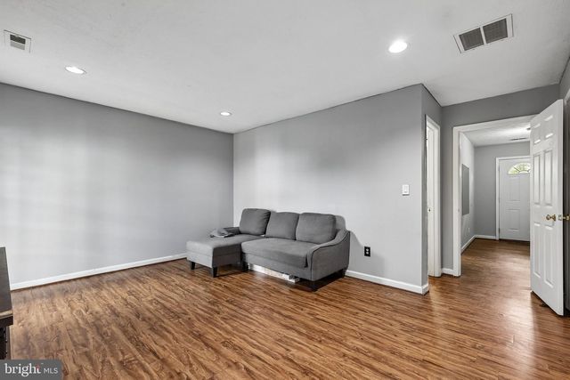 524 CLINT LN, Fredericksburg, VA 22405
