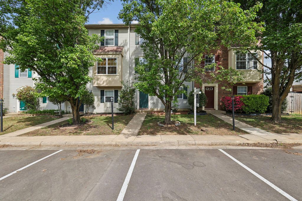 524 CLINT LN, Fredericksburg, VA 22405
